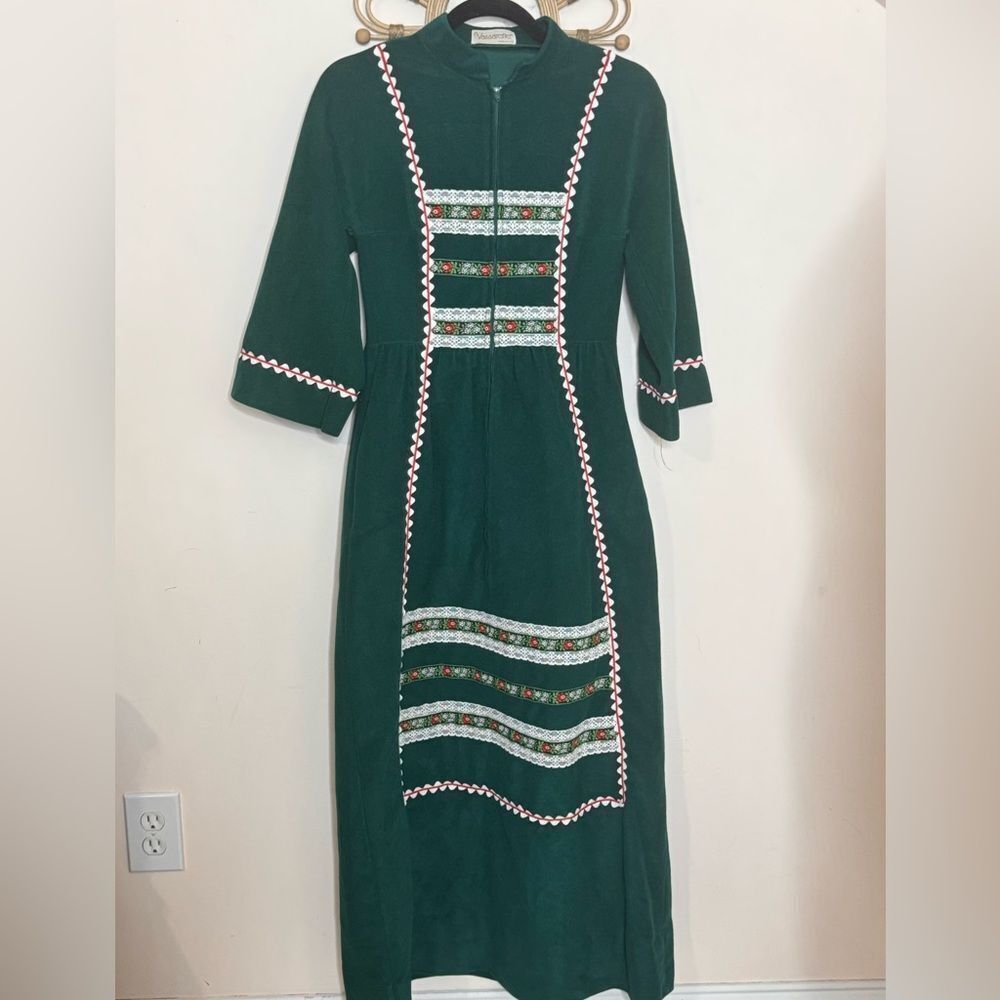 Vassarette Vintage Green Velour Cottage Core House Dress with Floral Trim Small